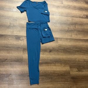 Women 2 piece set